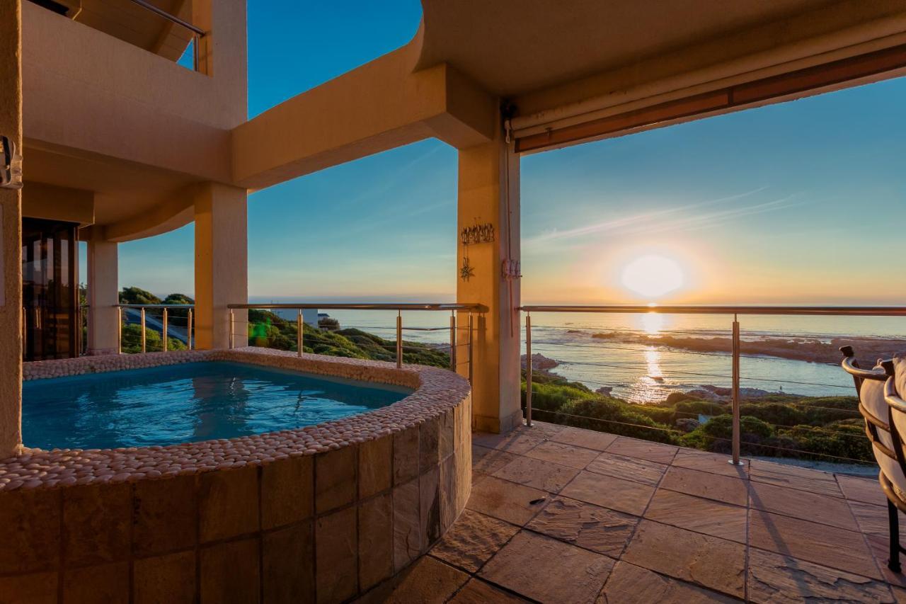 Appartamento Whale Waters Self Catering Gansbaai De Kelders Esterno foto