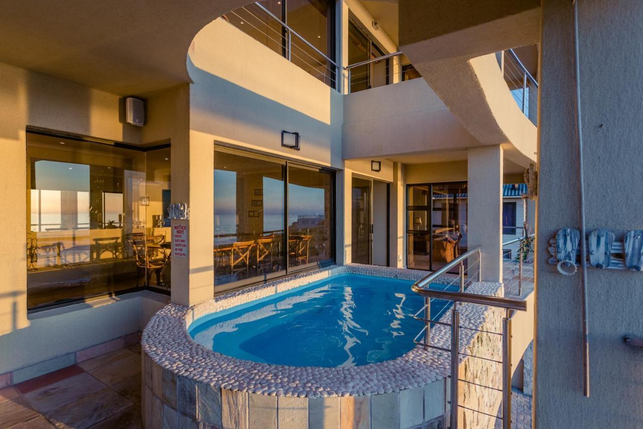 Appartamento Whale Waters Self Catering Gansbaai De Kelders Esterno foto