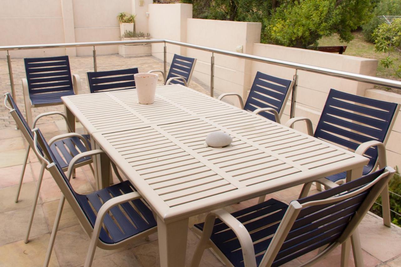 Appartamento Whale Waters Self Catering Gansbaai De Kelders Esterno foto