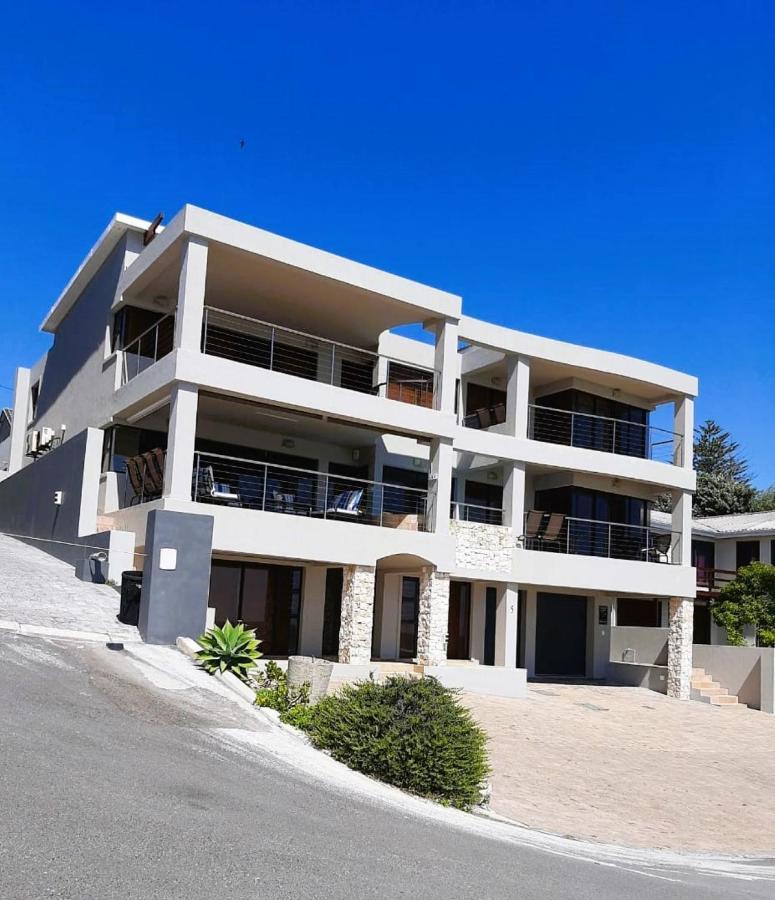 Appartamento Whale Waters Self Catering Gansbaai De Kelders Esterno foto