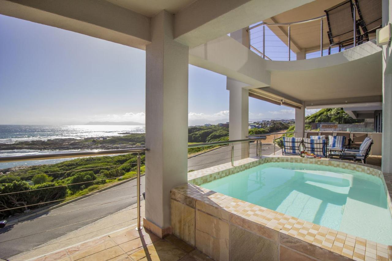 Appartamento Whale Waters Self Catering Gansbaai De Kelders Esterno foto